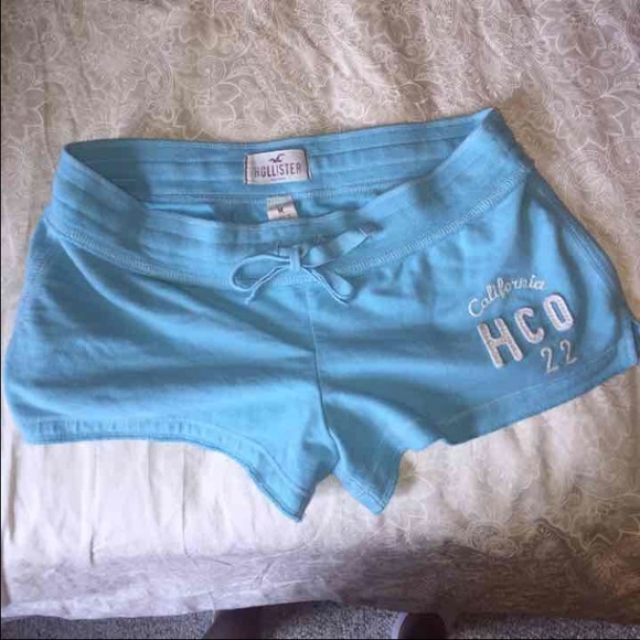 Hollister shorts size medium