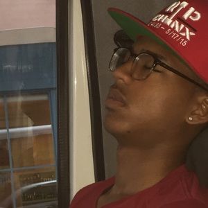 Meet your Posher, Gregory