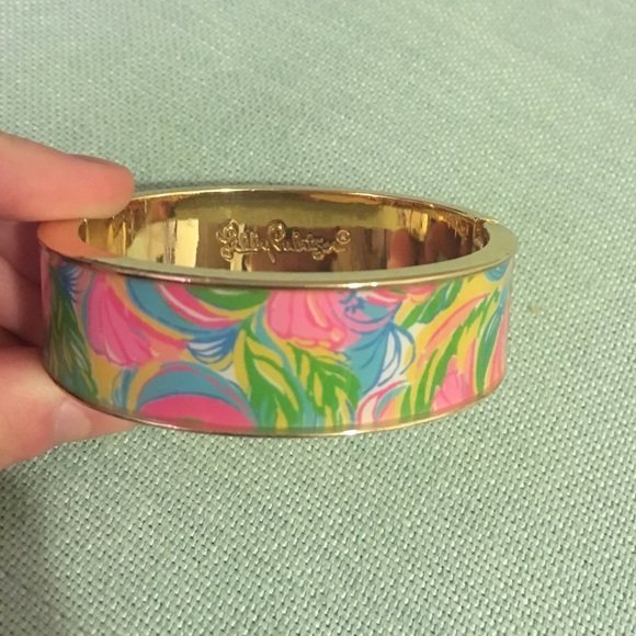 Lilly Pulitzer Bangle in print So A Peeling