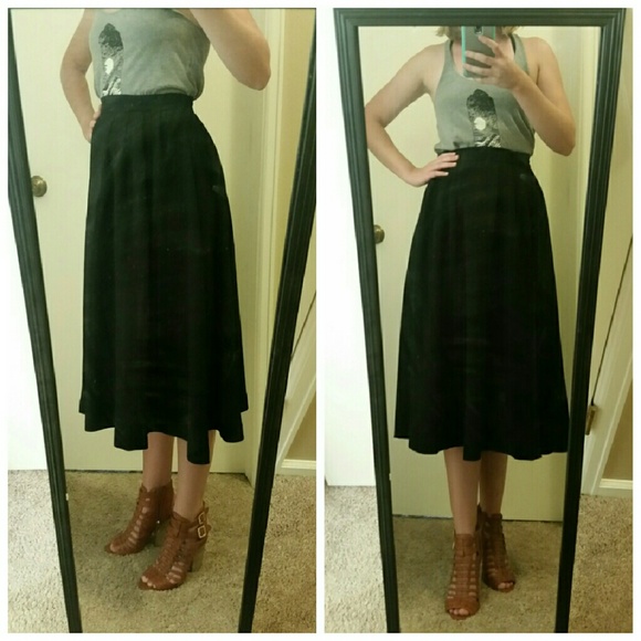 H&M Dresses & Skirts - H&M Black Full Midi Skirt