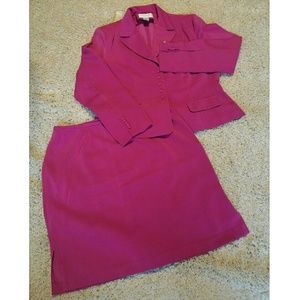 Ladies Skirt Suit