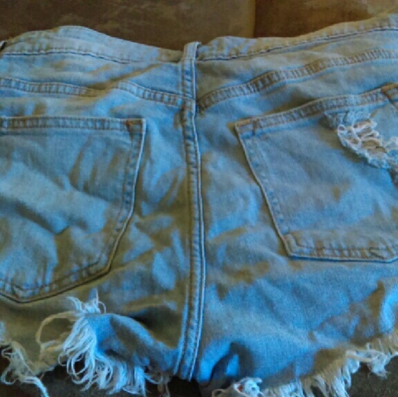 Shorts - Picture 2 of 3