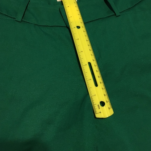 Green pants size 10 - Picture 2 of 4