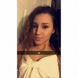 Meet your Posher, Dayanara