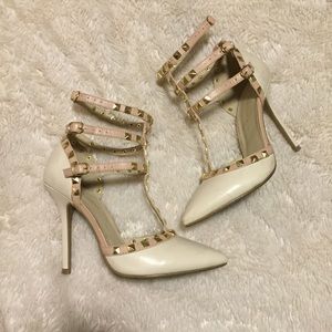 ❌SOLD❌Nude strappy studded heels! Size 7!