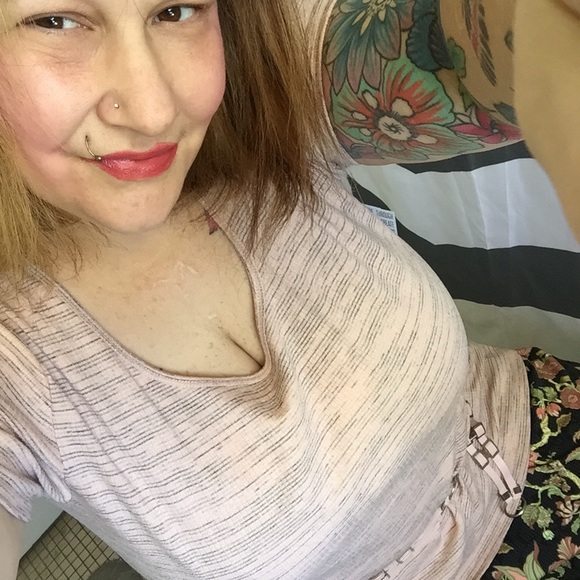 Meet your Posher, Dahlia! - Picture 5 of 8