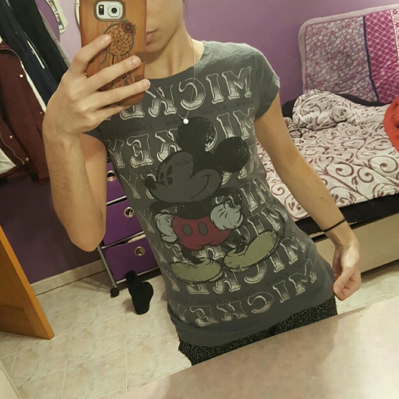 Tops - FINAL PRICE Small mickey t shirt
