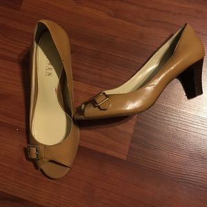 Ralph Lauren tan size 7