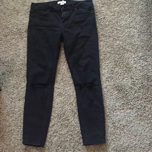 Forever 21 black ripped knee jeans