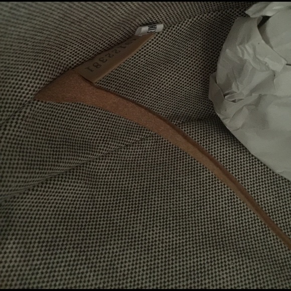 Brand new Dooney and Burke shoulder bag. - Picture 5 of 6