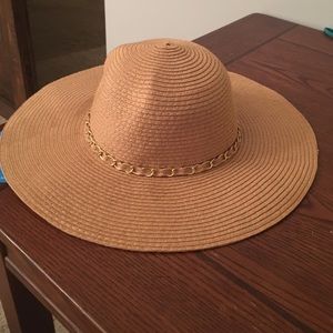 Tan hat