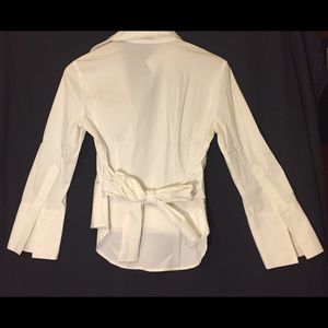 BCBGMaxAzria Tops - Bcbgmaxazaria Stunning cummerbund w/French cuffs BCBGMaxAzria Tops - Bcbgmaxazaria Stunning cummerbund w/French cuffs
