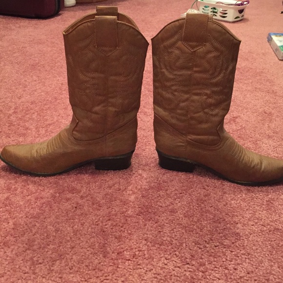 Light brown leather cowboy boots