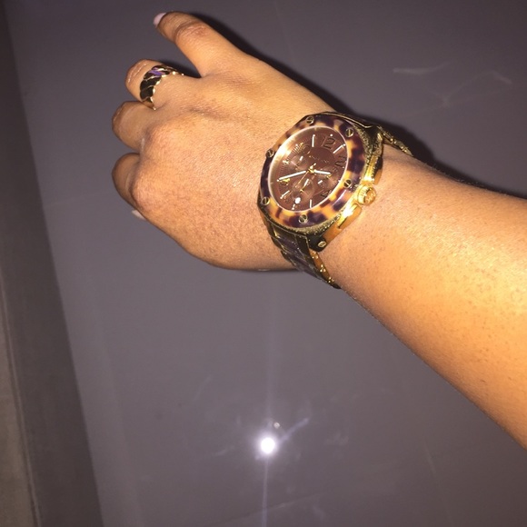Tortoise/Gold Michael Kors Watch - Picture 4 of 4