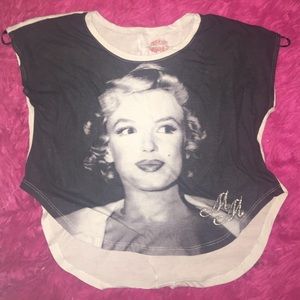 Short sleeve Shirt.