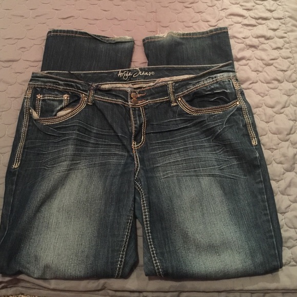 Ariya Jeans