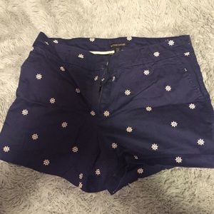 Navy shorts with boat wheel