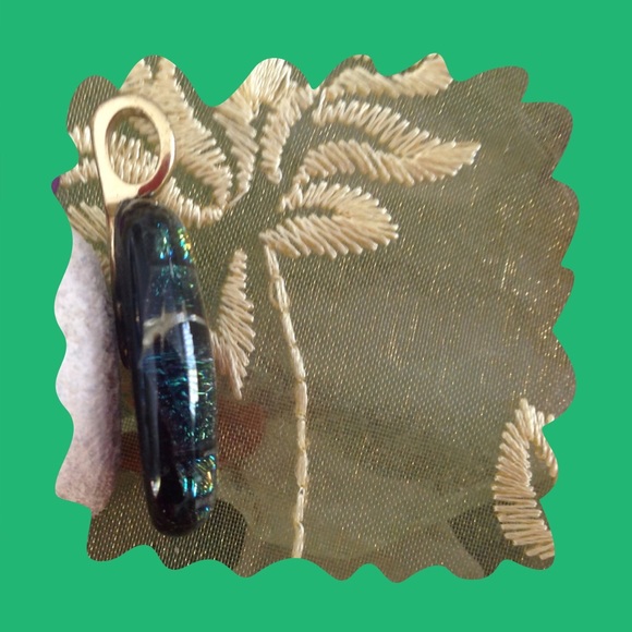 MULTI COLOR GLASS PENDANT.  NWOT - Picture 3 of 4