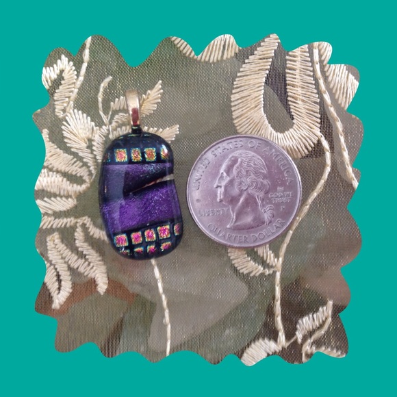 MULTI COLOR GLASS PENDANT.  NWOT - Picture 4 of 4