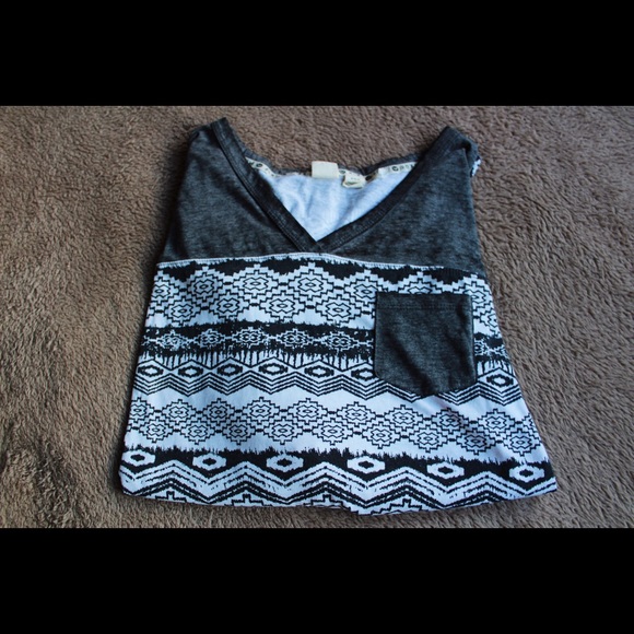 Pacsun Flowy T-Shirt - Picture 1 of 2