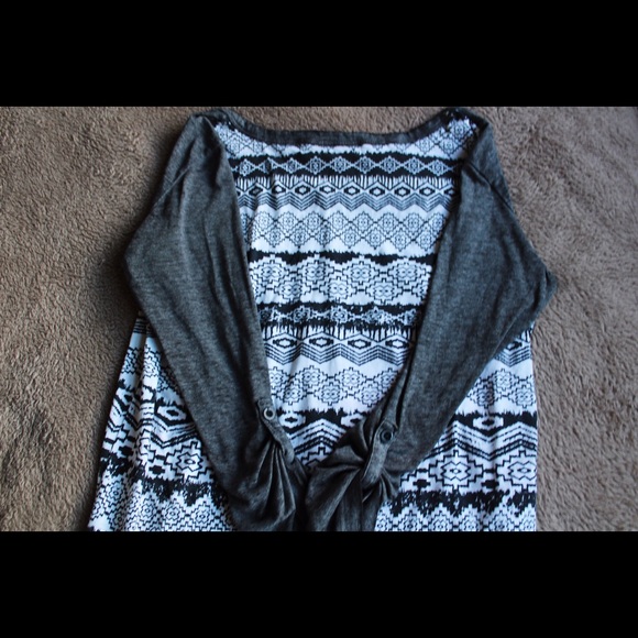 Pacsun Flowy T-Shirt - Picture 2 of 2