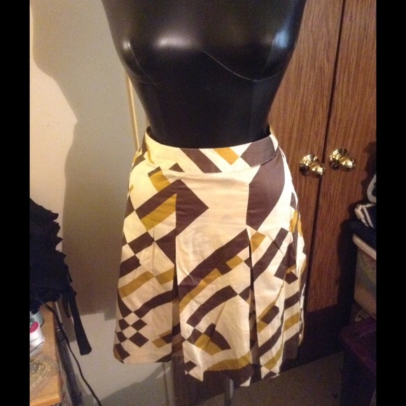 Pleated patterned Skirt - Picture 2 of 4