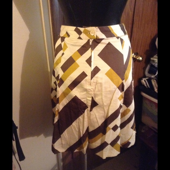 Pleated patterned Skirt - Picture 4 of 4