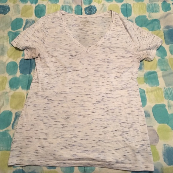 White Old Navy tee