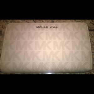 Michael Kors wristlet