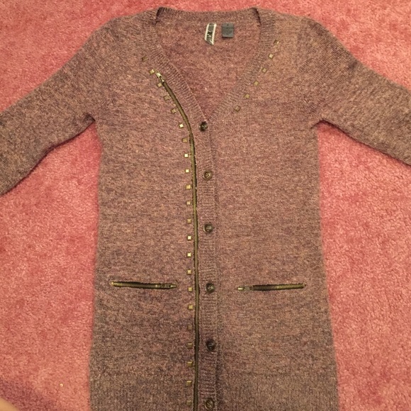 Buckle charcoal and pink sweater