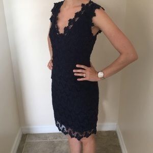 Lily Pulitzer Navy Papillon Lace Dress EUC