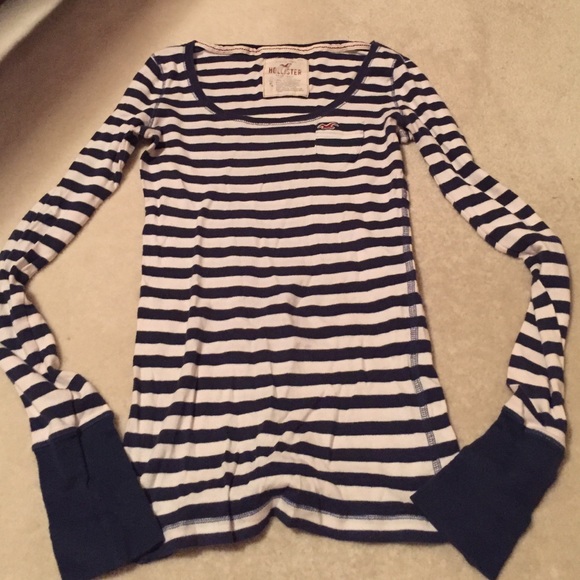 Hollister Tops - Cute long sleeve shirt!