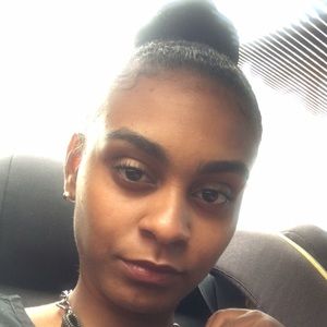 Meet your Posher, Kayla