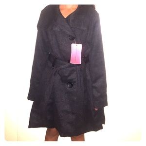 Black trench coat great for the winter 🌚