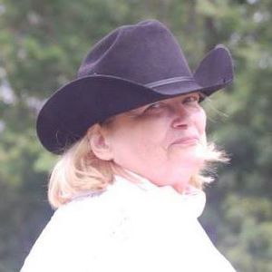 Meet your Posher, Laurie