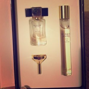 Modern Muse perfume set