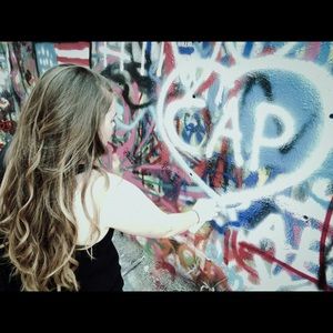 Meet your Posher, Nina