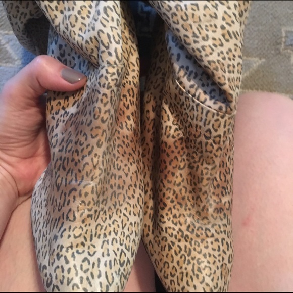 Vintage Leopard Print Heel'd Boots! - Picture 2 of 4