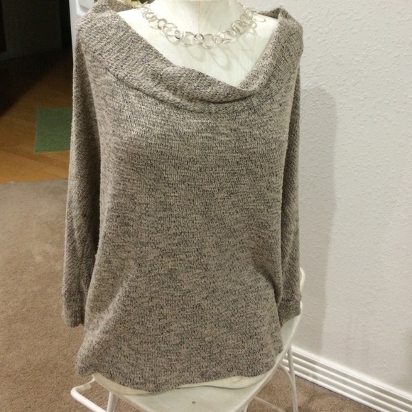 Light weight sweater