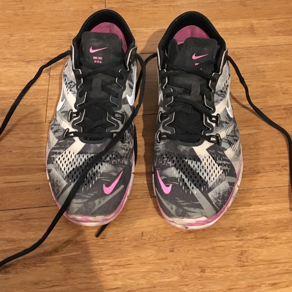 Nike Shoes - Nike free TR fit 4