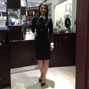 Meet your Posher, Adela