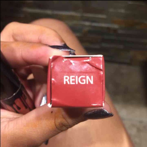 Kylie Lip Gloss - Picture 4 of 4