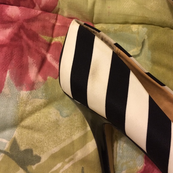 Heels - Picture 2 of 4