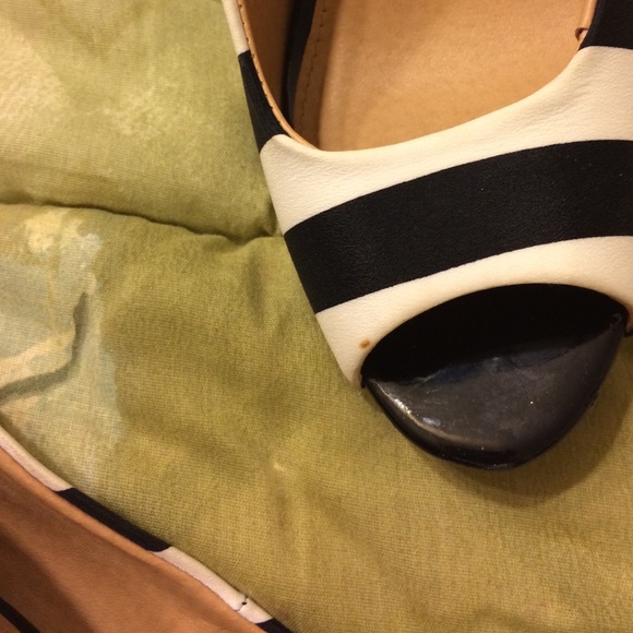 Heels - Picture 3 of 4