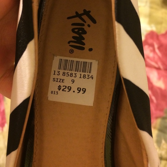 Heels - Picture 4 of 4