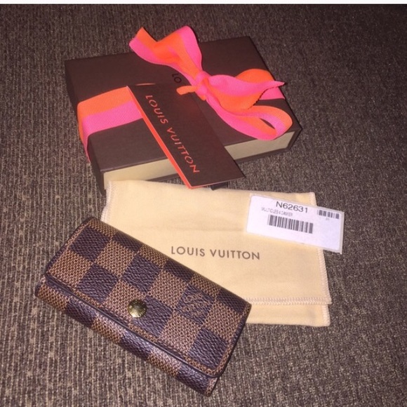 Louis Vuitton 4 key Holder