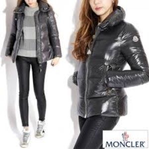 Moncler Joux sz3 new no trades