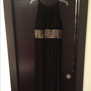 LIKE NEW R&M Richards Jersey Gown - Size 12