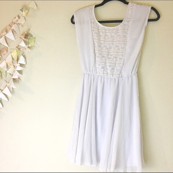 NWOT Gorgeous lace dress