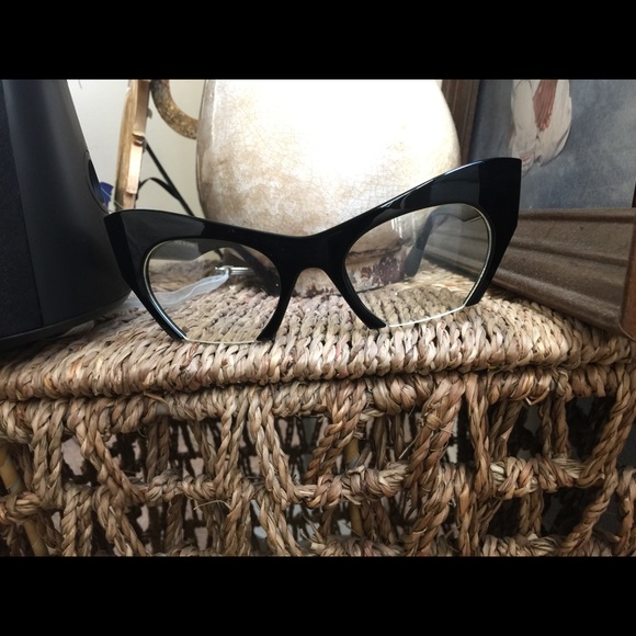 Stylish frames 👀